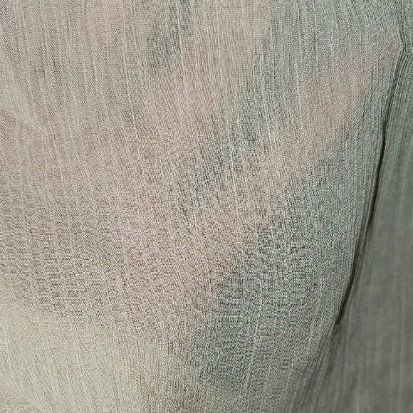 Old Navy Women's Sheer Cream Blouse Size Large - Picture 8 of 8